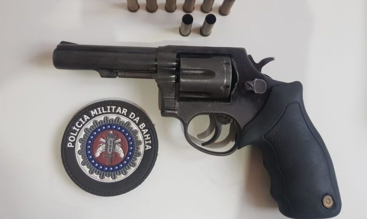 homem foi preso por porte ilegal de arma de fogo