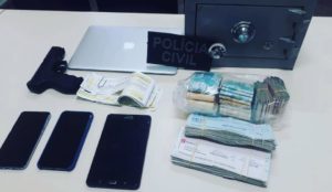 polícia civil apreende dinheiro em espécie