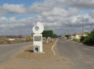 casa é invadida em adustina