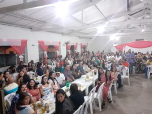 servidores assistem apresentação