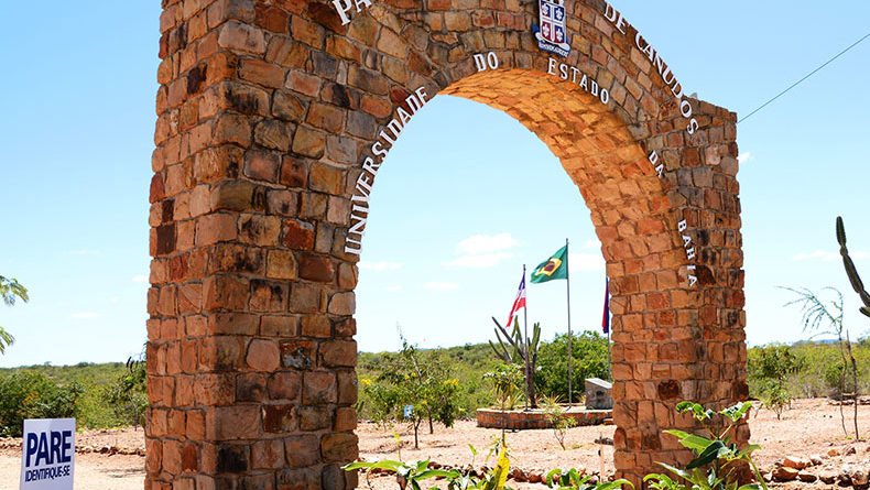 feira literária em canudos