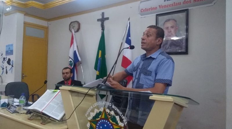 presidente do conselho tutelar fala na tribuna