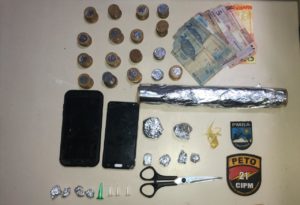 drogas e dinheiro foram encontrados com dupla