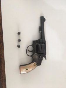 HOMEM FOI PRESO POR PORTE DE ARMA