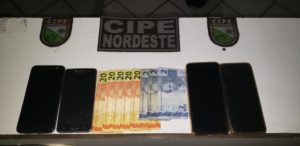 celulares foram roubados em pizzaria