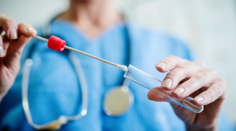 teste de coronavírus por swab
