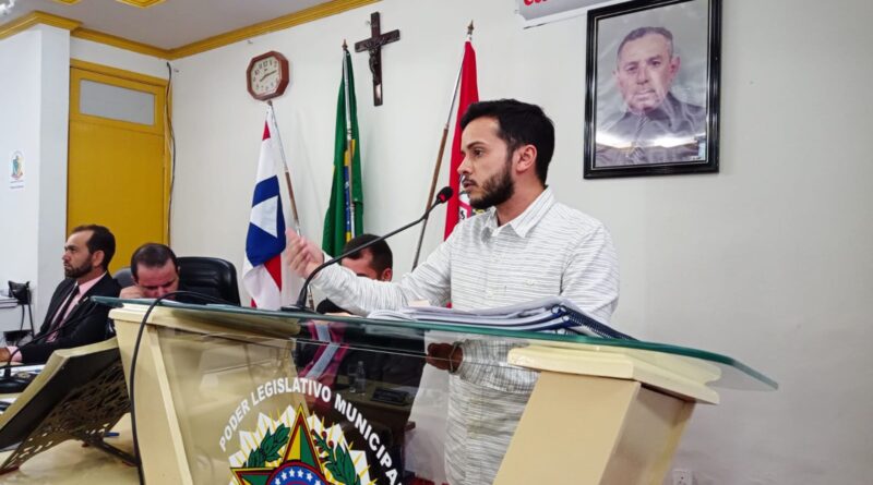 secretário de educação felipe castro
